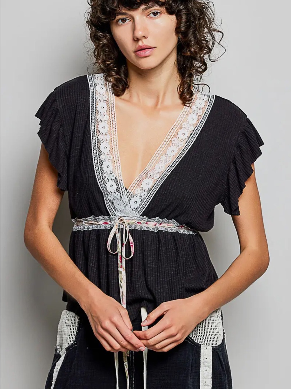 🆕🤍POL BOHO  BLACK LACE TOP